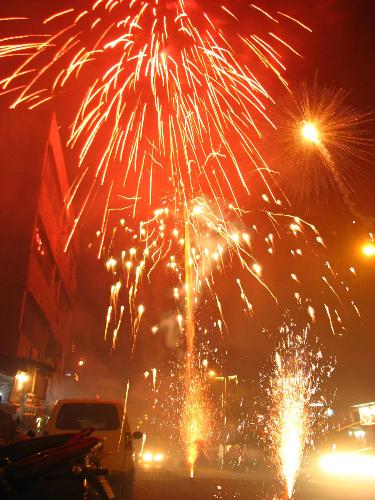 diwali fireworks gif. Celebrate diwali with crackers