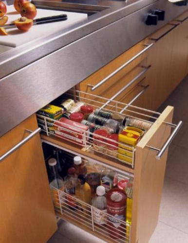 Pull out pantry system