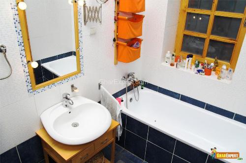 Accessories in Small bathroom