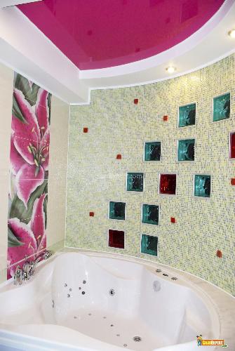 Colorful Glass Tiles for Bathroom