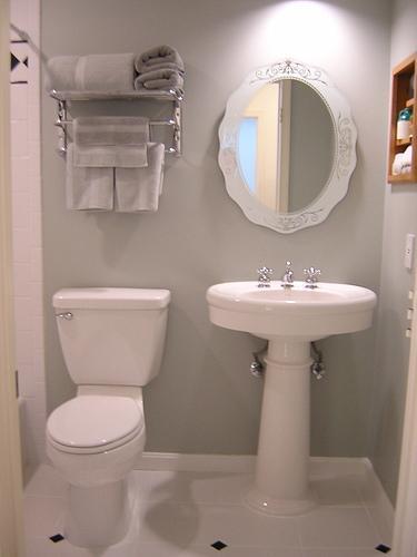 Small space bathroom design