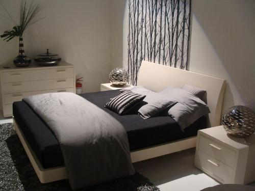 Small space bedroom