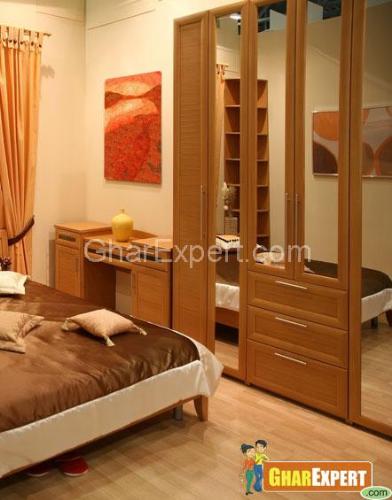 Wardrobe in small space Bedroom