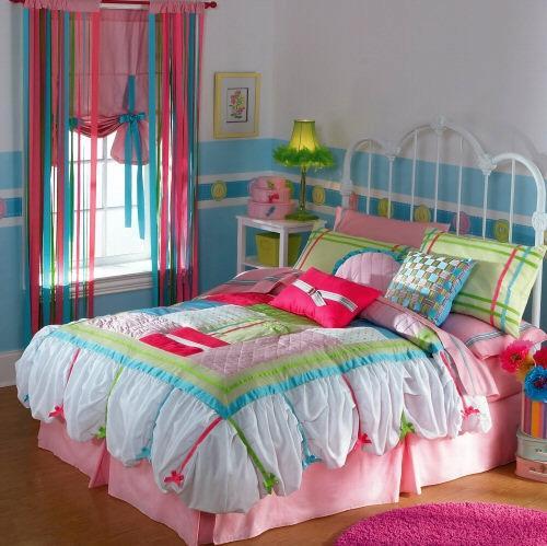 Multicolor Curtains in Teenage Bedroom